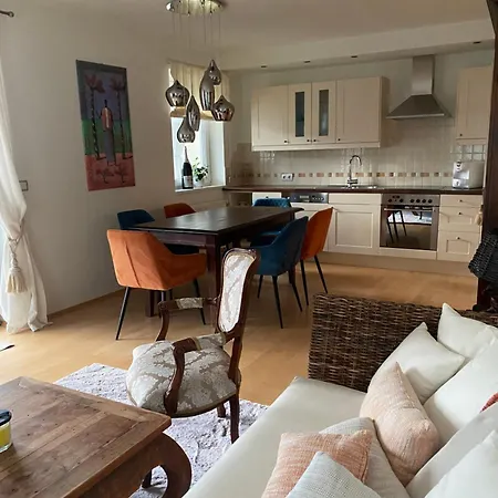 Seewohnung Mit Terrasse * 菲拉赫