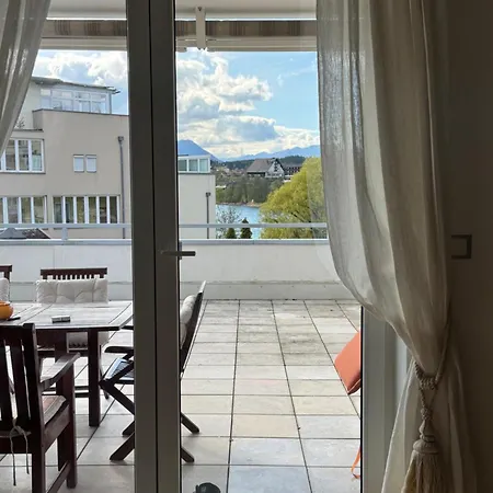 Seewohnung Mit Terrasse * 菲拉赫